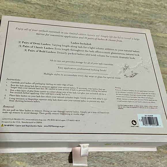 NIB Tru Beauty Limited Edition 10 pair handmade lash set with mirror and storage - Picture 7 of 11